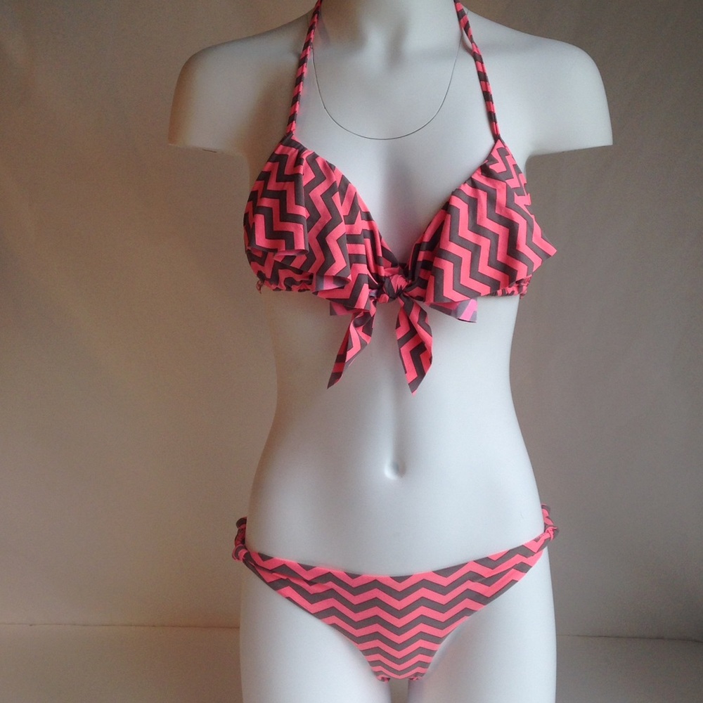 O'NEILL pink/taupe chevron bikini set (M)